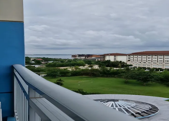 Spacious Unit With Balcony And Seaview Holiday home *