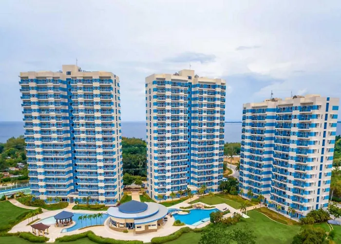Spacious Unit With Balcony And Seaview *